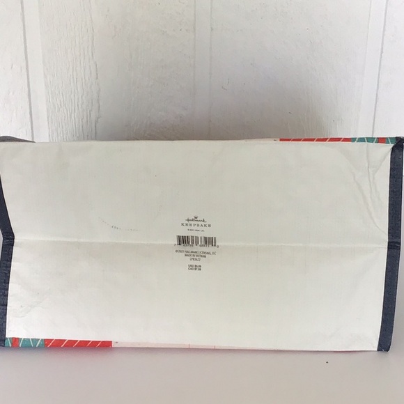 HALLMARK KEEPSAKE ORNAMENTS TOTE BAG - Picture 6 of 6